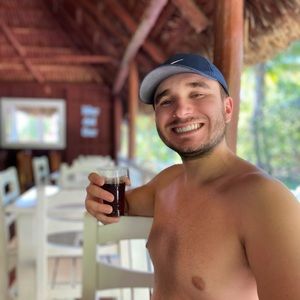 Meet your Posher, Remy